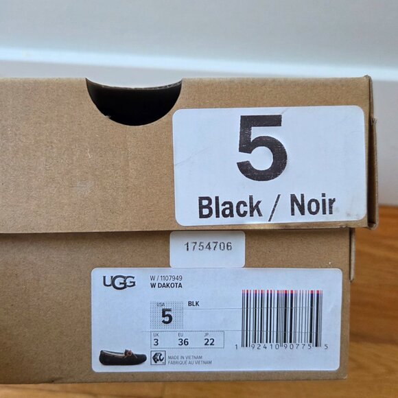 Brand New Ugg Moccasin Slippers Size 5 Black - Picture 6 of 7